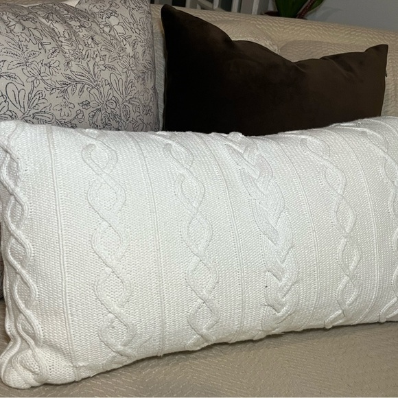 Cable knit lumbar Throw pillow - Picture 9 of 10